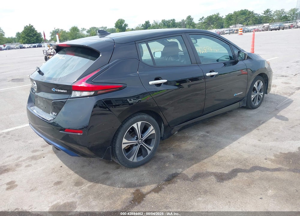 2018 NISSAN LEAF SV VIN: 1N4AZ1CP5JC303838