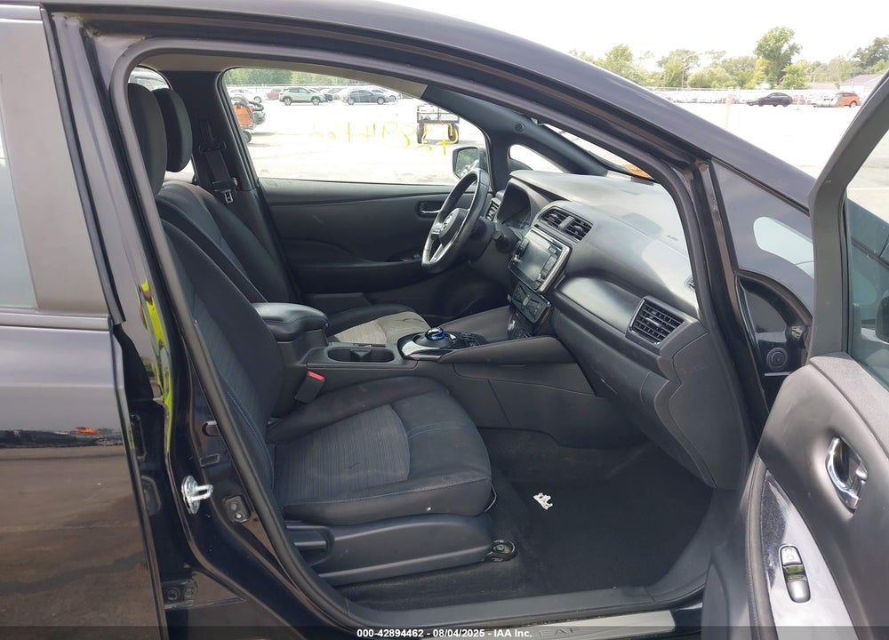 2018 NISSAN LEAF SV VIN: 1N4AZ1CP5JC303838