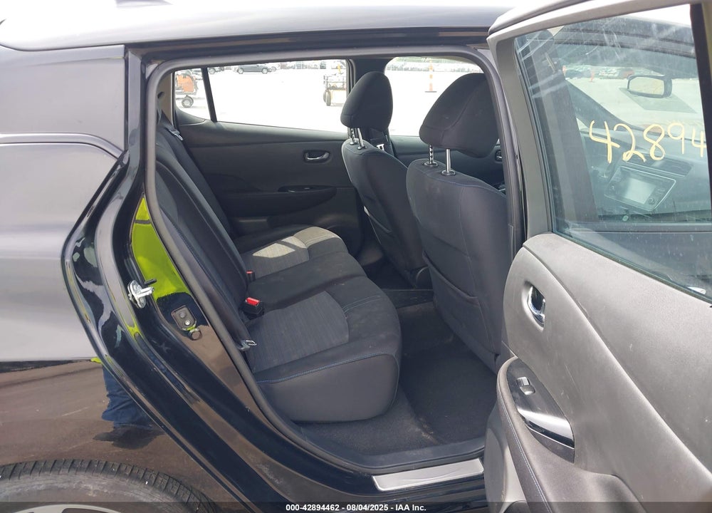 2018 NISSAN LEAF SV VIN: 1N4AZ1CP5JC303838
