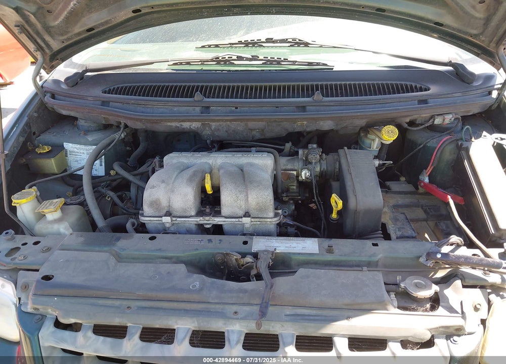 1998 PLYMOUTH VOYAGER VIN: 2P4FP25B8WR608922