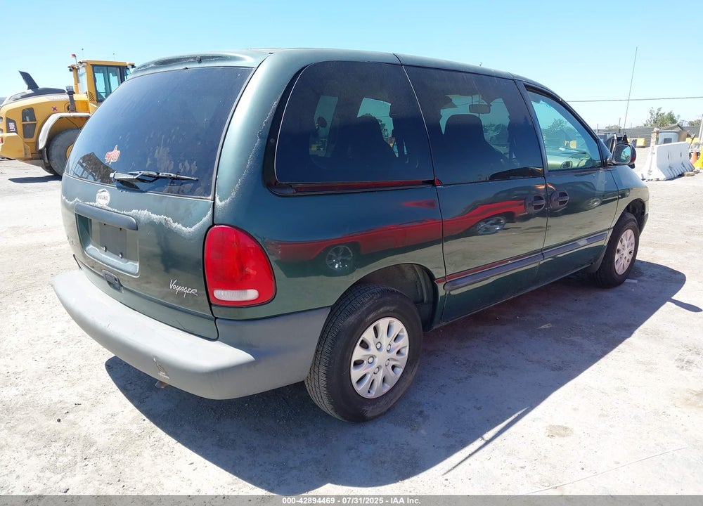 1998 PLYMOUTH VOYAGER VIN: 2P4FP25B8WR608922