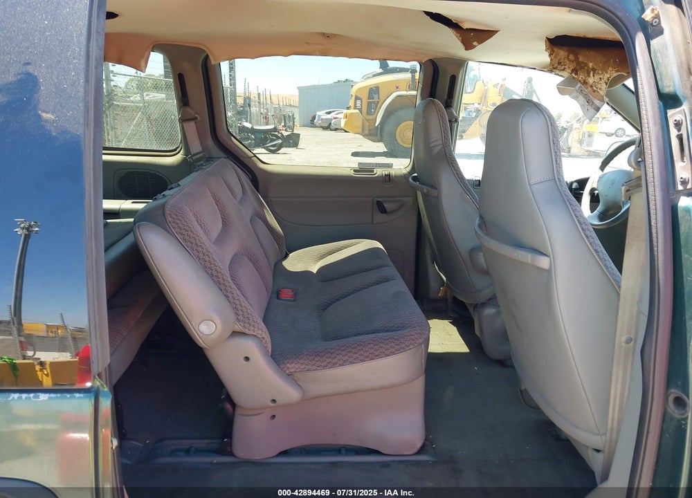 1998 PLYMOUTH VOYAGER VIN: 2P4FP25B8WR608922