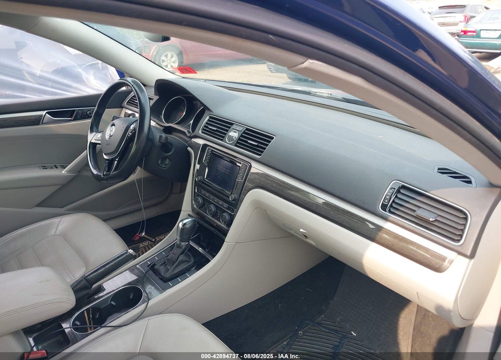 2016 VOLKSWAGEN PASSAT VIN: 1VWCT7A30GC027260