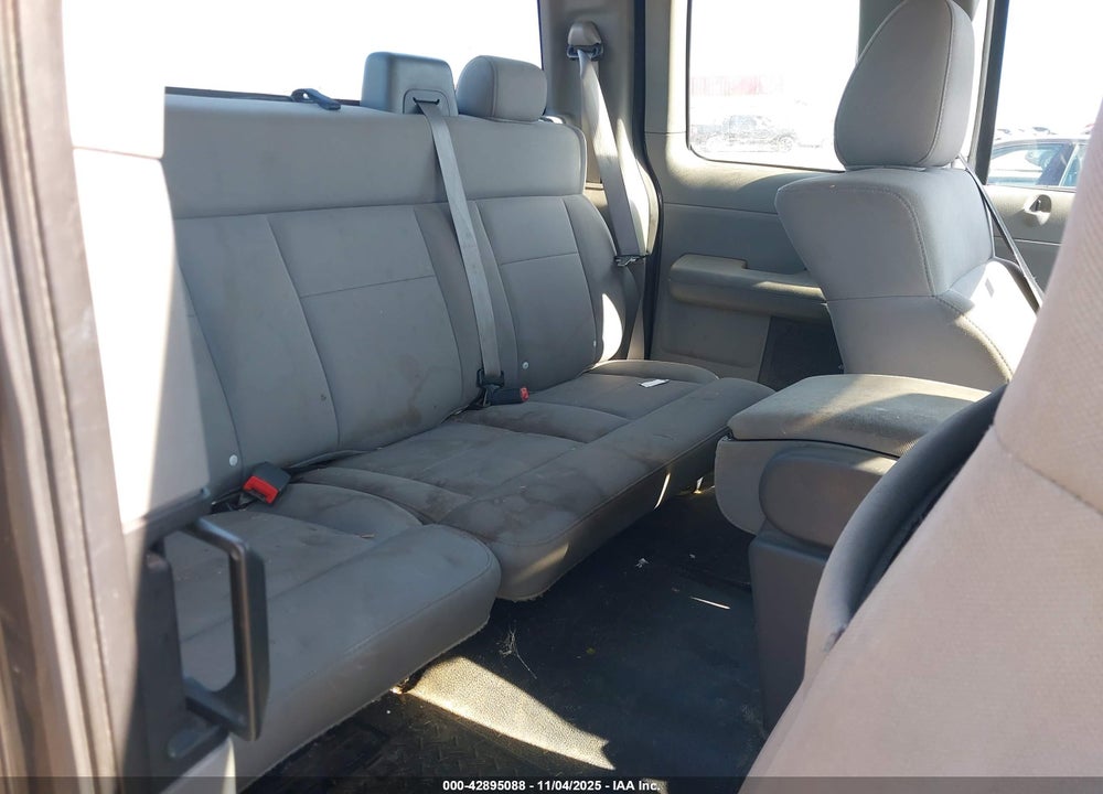 2005 FORD F-150 VIN: 1FTRX02W95KD45253