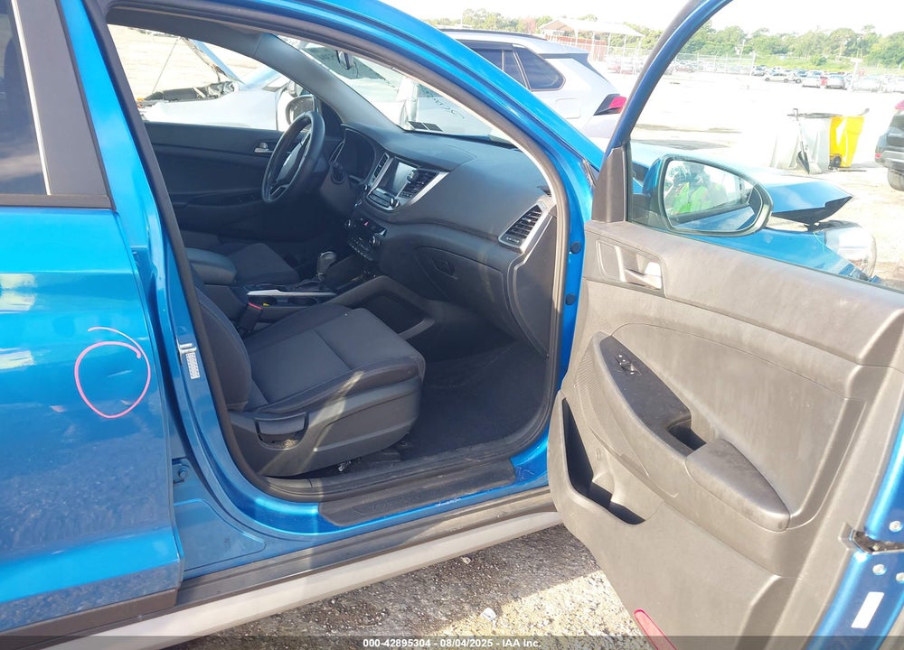 2018 HYUNDAI TUCSON VIN: KM8J3CAL0JU699982