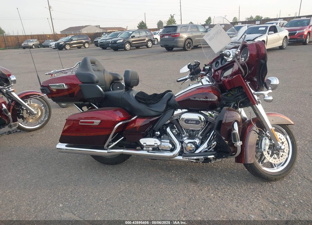 2014 HARLEY-DAVIDSON FLHTKSE CVO LIMITED VIN: 1HD1TEN19EB960552
