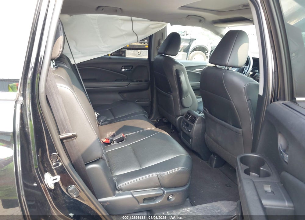 2021 HONDA PILOT VIN: 5FNYF6H27MB069544
