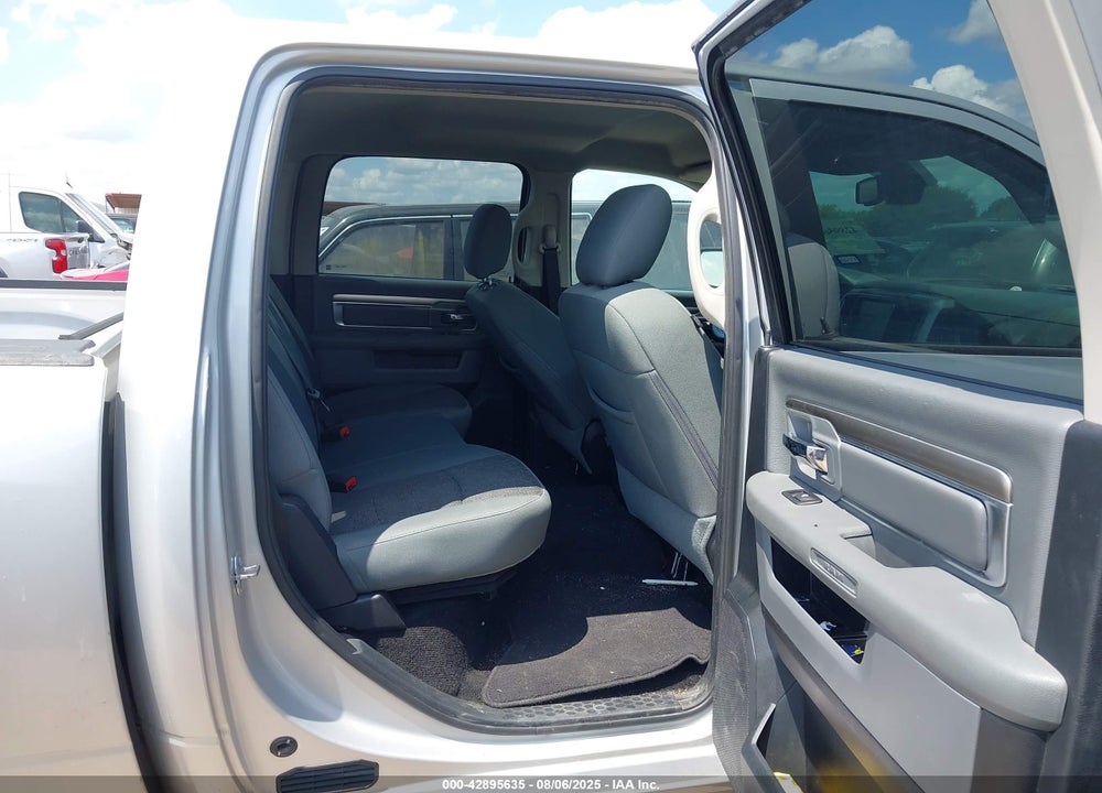 2016 RAM 1500 VIN: 1C6RR7LG7GS321117