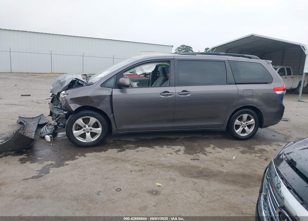 2013 TOYOTA SIENNA LE V6 8 PASSENGER VIN: 5TDKK3DC3DS365459