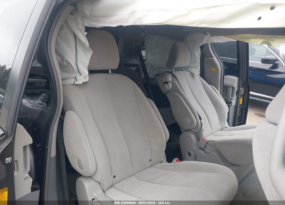 2013 TOYOTA SIENNA LE V6 8 PASSENGER VIN: 5TDKK3DC3DS365459