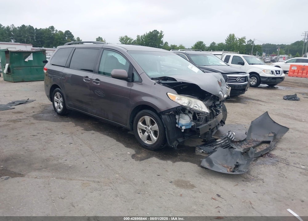 2013 TOYOTA SIENNA LE V6 8 PASSENGER VIN: 5TDKK3DC3DS365459