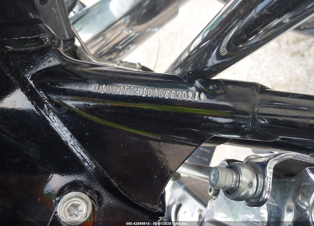 2010 HARLEY-DAVIDSON FLHR VIN: 1HD1FB410AB669021
