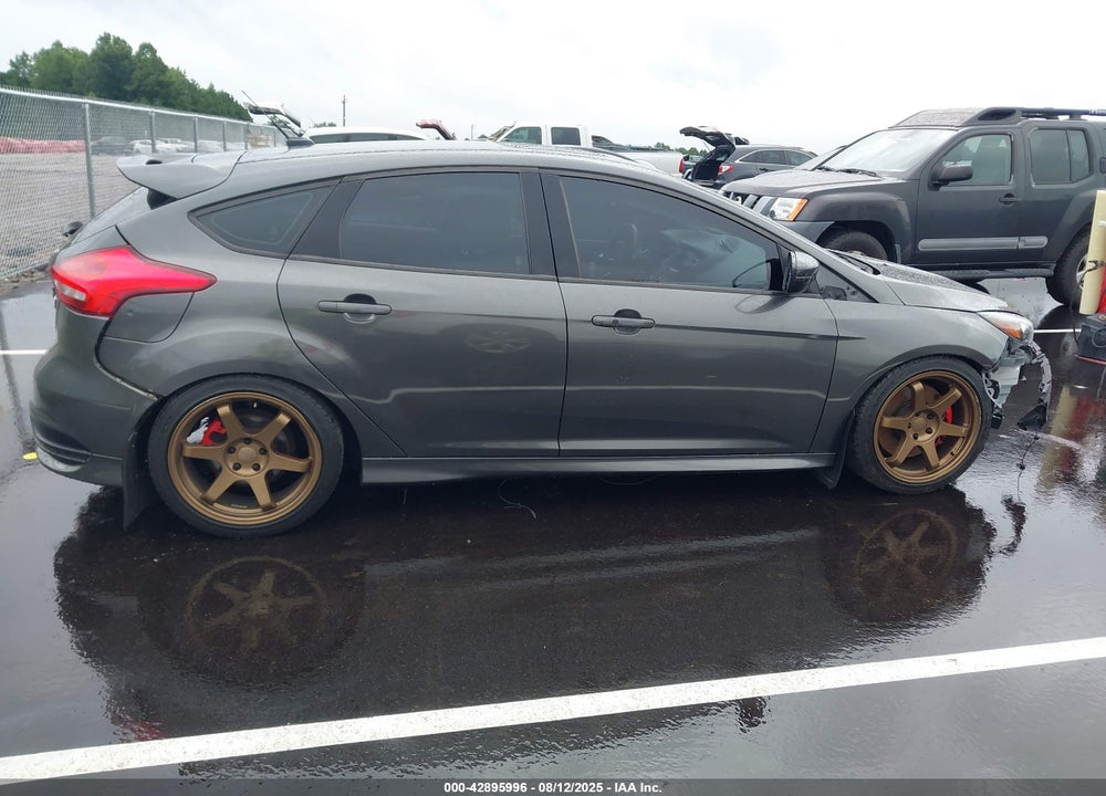 2018 FORD FOCUS VIN: 1FADP3L96JL215767
