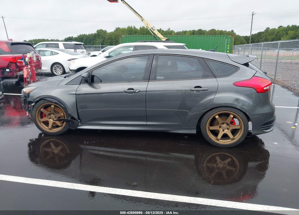 2018 FORD FOCUS VIN: 1FADP3L96JL215767