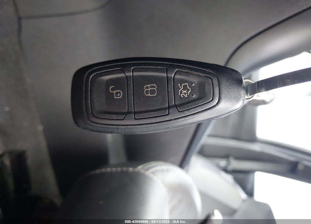 2018 FORD FOCUS VIN: 1FADP3L96JL215767