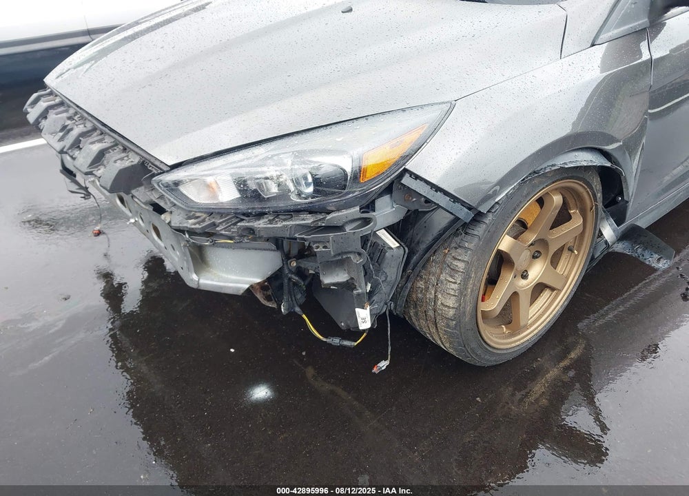 2018 FORD FOCUS VIN: 1FADP3L96JL215767