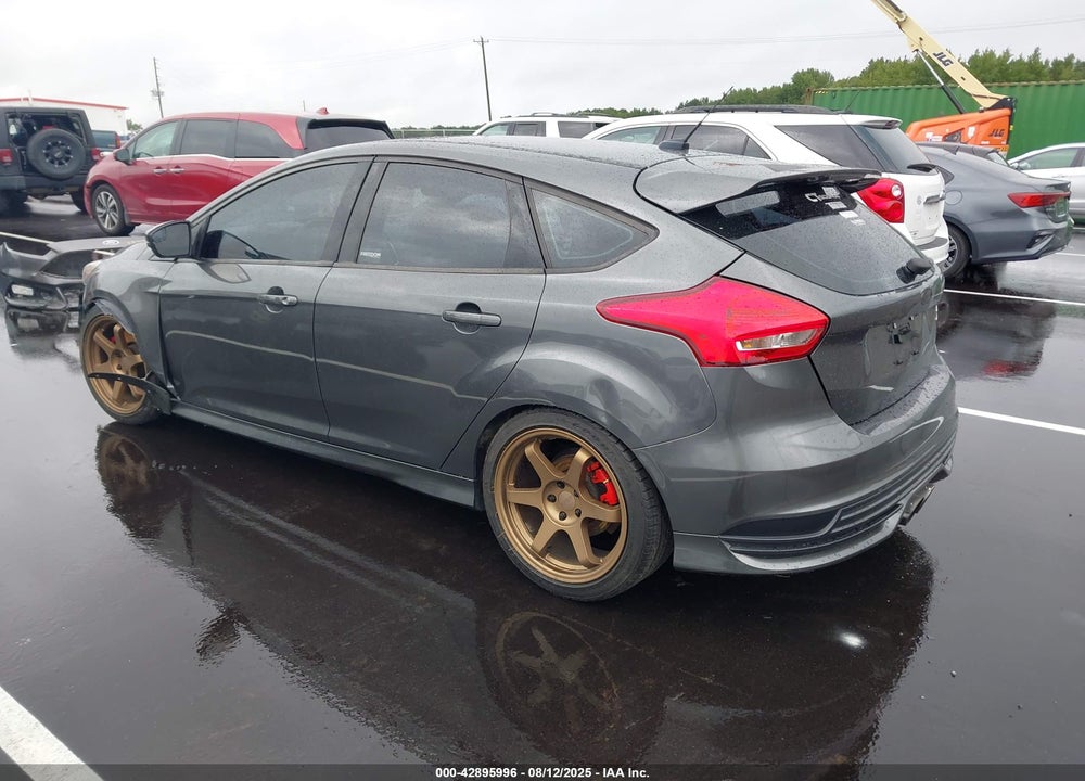 2018 FORD FOCUS VIN: 1FADP3L96JL215767