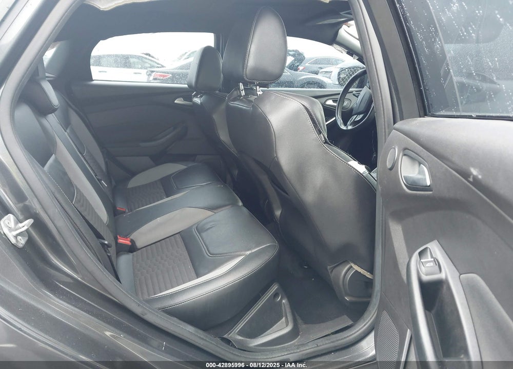 2018 FORD FOCUS VIN: 1FADP3L96JL215767