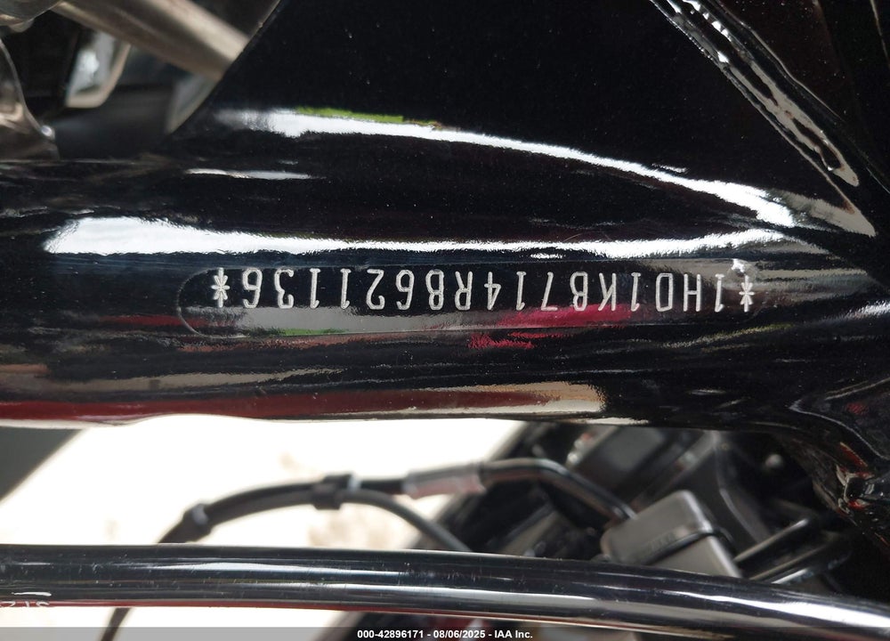 2024 HARLEY-DAVIDSON FLHX VIN: 1HD1KB714RB621136