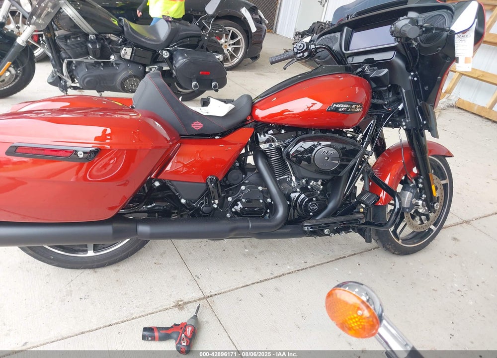 2024 HARLEY-DAVIDSON FLHX VIN: 1HD1KB714RB621136