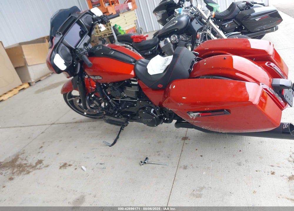 2024 HARLEY-DAVIDSON FLHX VIN: 1HD1KB714RB621136