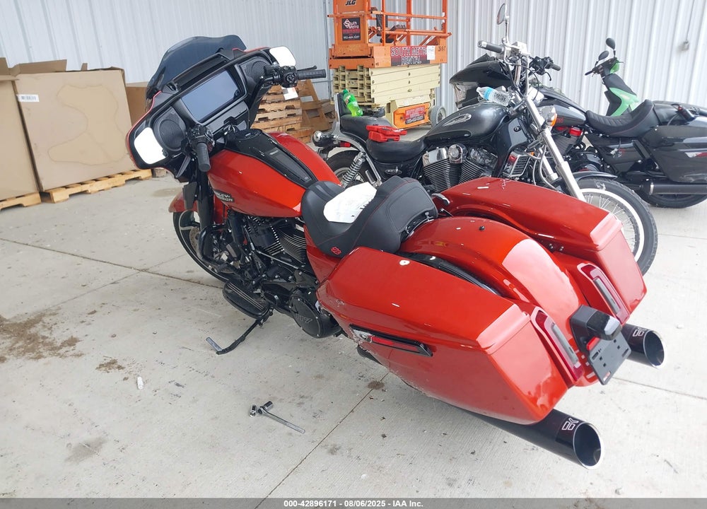 2024 HARLEY-DAVIDSON FLHX VIN: 1HD1KB714RB621136