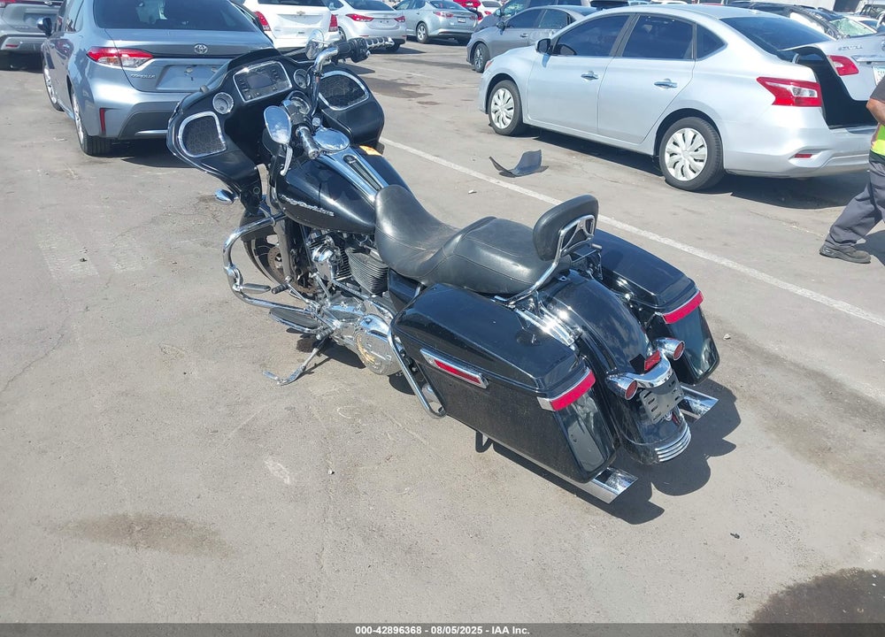 2017 HARLEY-DAVIDSON FLTRX ROAD GLIDE VIN: 1HD1KHC11HB682063