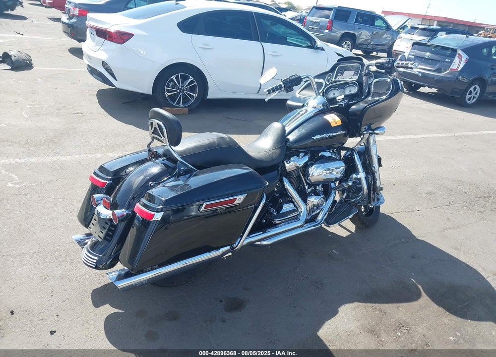 2017 HARLEY-DAVIDSON FLTRX ROAD GLIDE VIN: 1HD1KHC11HB682063