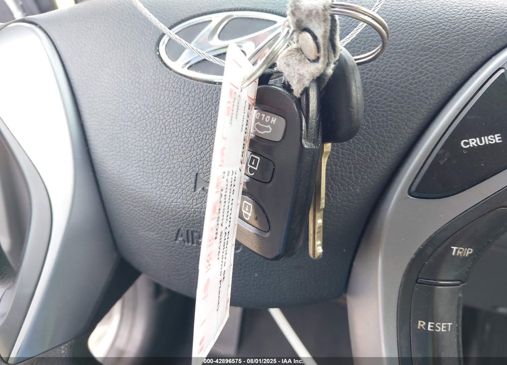 2016 HYUNDAI ELANTRA VIN: 5NPDH4AEXGH717191