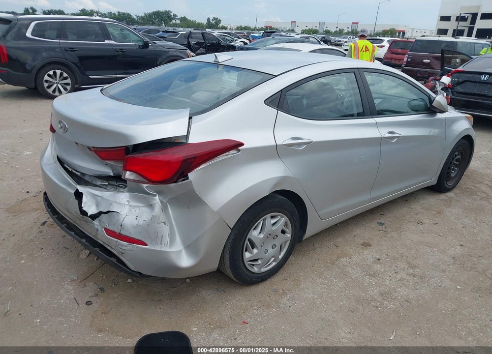 2016 HYUNDAI ELANTRA VIN: 5NPDH4AEXGH717191
