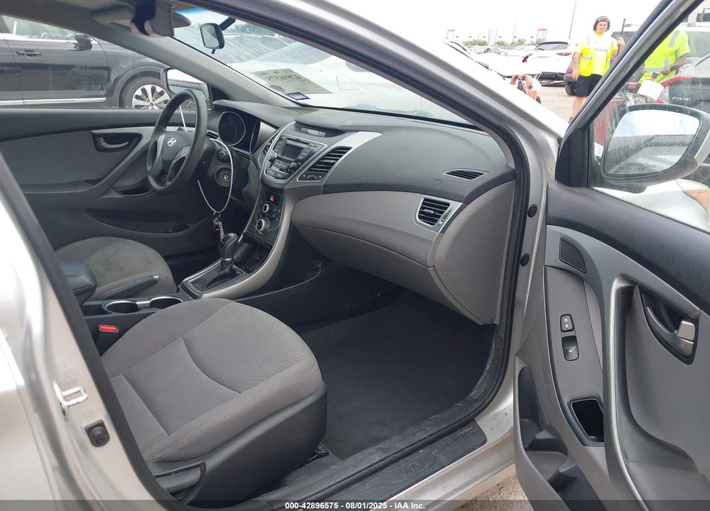 2016 HYUNDAI ELANTRA VIN: 5NPDH4AEXGH717191