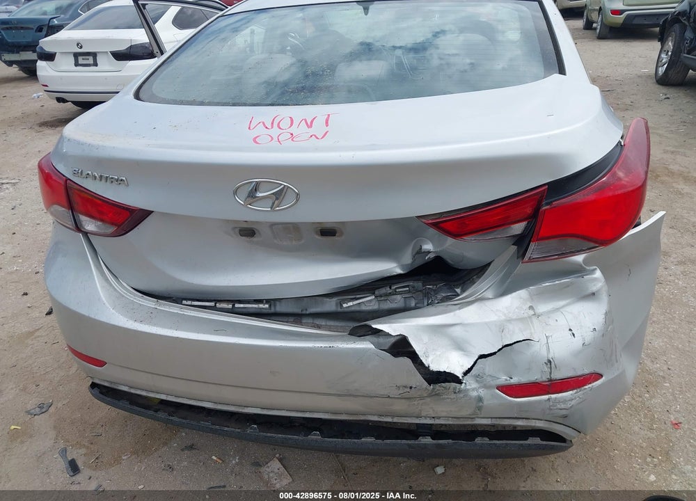 2016 HYUNDAI ELANTRA VIN: 5NPDH4AEXGH717191