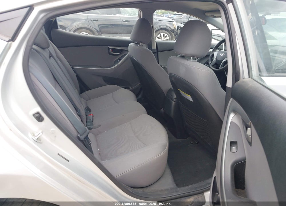 2016 HYUNDAI ELANTRA VIN: 5NPDH4AEXGH717191