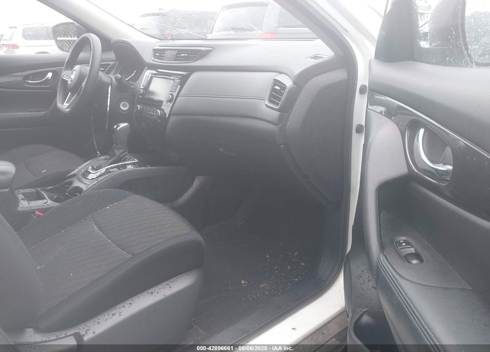 2018 NISSAN ROGUE VIN: 5N1AT2MT5JC828942