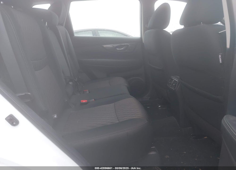2018 NISSAN ROGUE VIN: 5N1AT2MT5JC828942