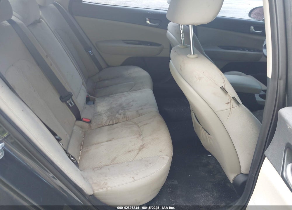 2016 KIA OPTIMA VIN: KNAGT4L33G5072646