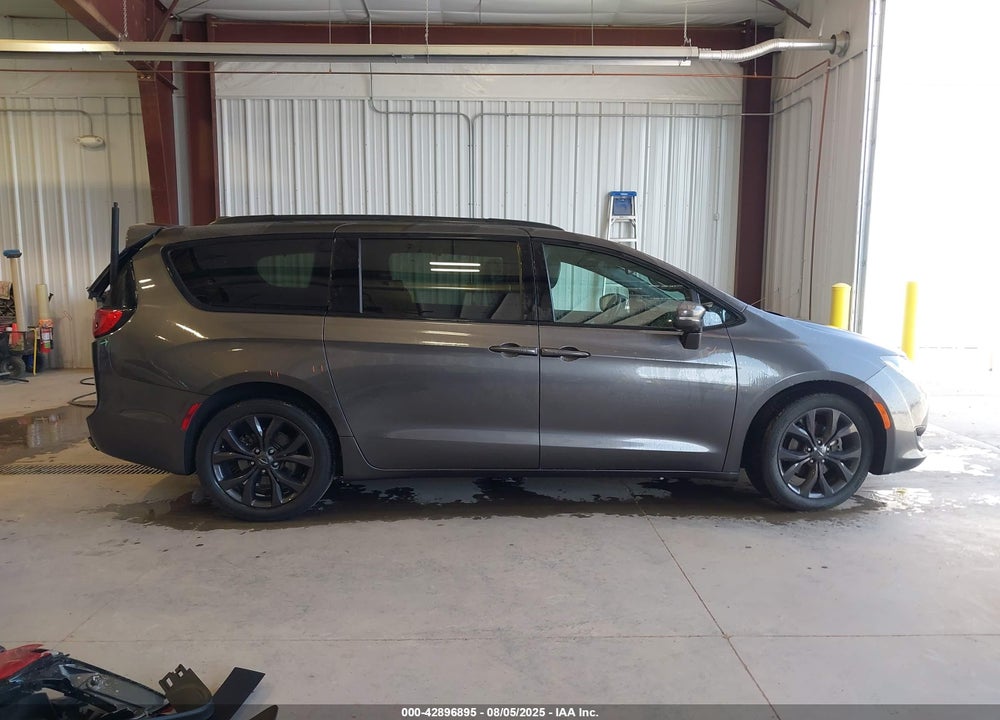 2019 CHRYSLER PACIFICA LIMITED VIN: 2C4RC1GG8KR666314