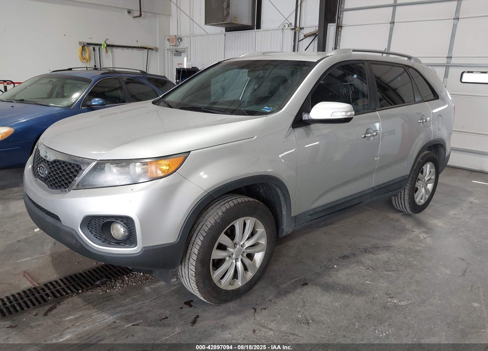 2011 KIA SORENTO VIN: 5XYKU3A10BG033602