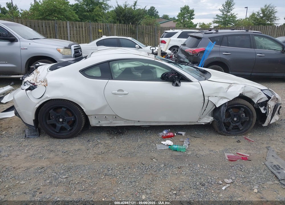 2023 TOYOTA GR 86 VIN: JF1ZNBE14P9750745
