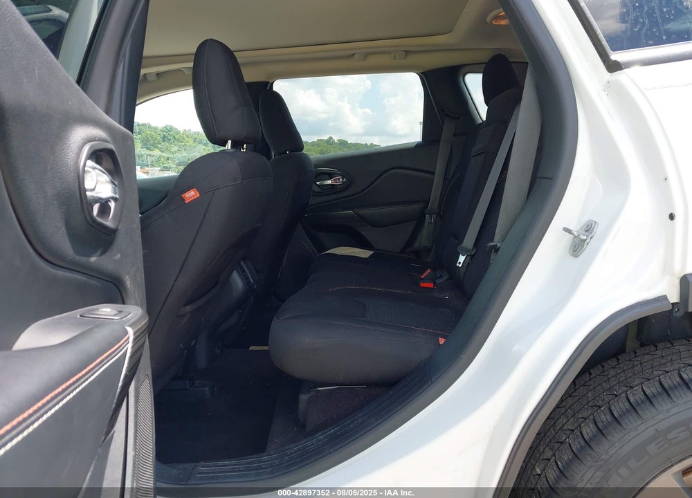 2017 JEEP CHEROKEE VIN: 1C4PJMCS3HW532433