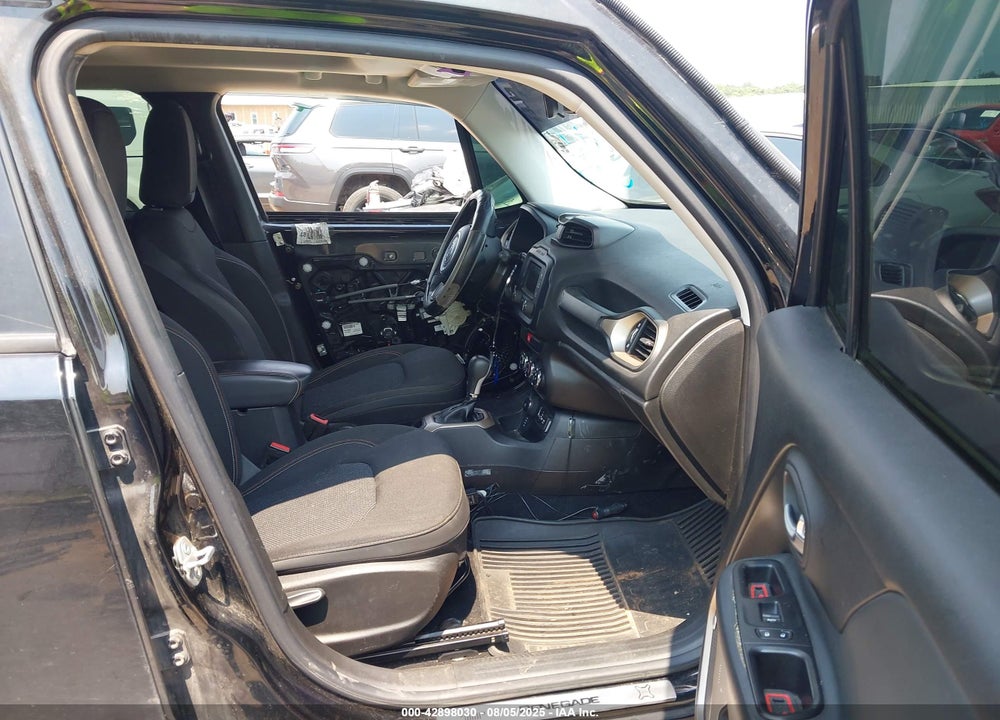 2016 JEEP RENEGADE VIN: ZACCJBBTXGPC84724