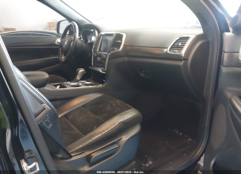 2018 JEEP GRAND CHEROKEE VIN: 1C4RJFAG9JC137618