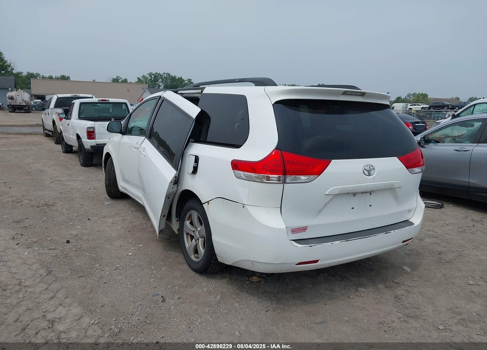 2011 TOYOTA SIENNA LE V6 VIN: 5TDKK3DCXBS059016