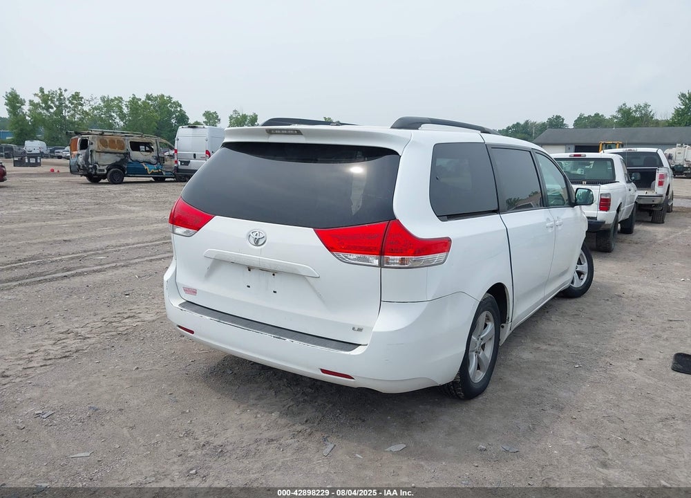 2011 TOYOTA SIENNA LE V6 VIN: 5TDKK3DCXBS059016