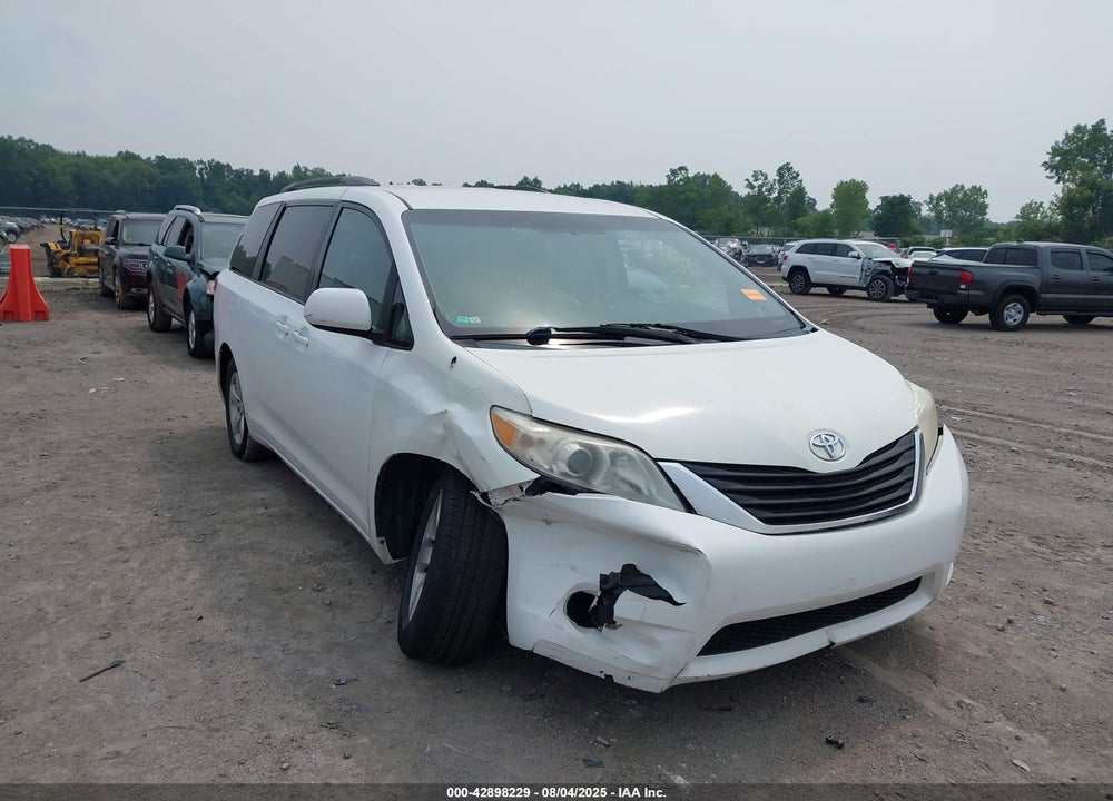 2011 TOYOTA SIENNA LE V6 VIN: 5TDKK3DCXBS059016