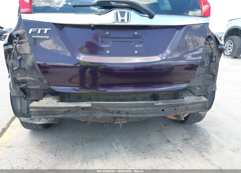 2015 HONDA FIT VIN: 3HGGK5H88FM779512