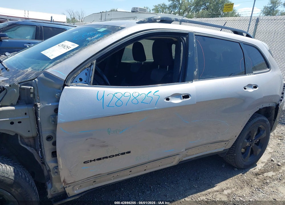 2018 JEEP CHEROKEE VIN: 1C4PJMCX8JD599056