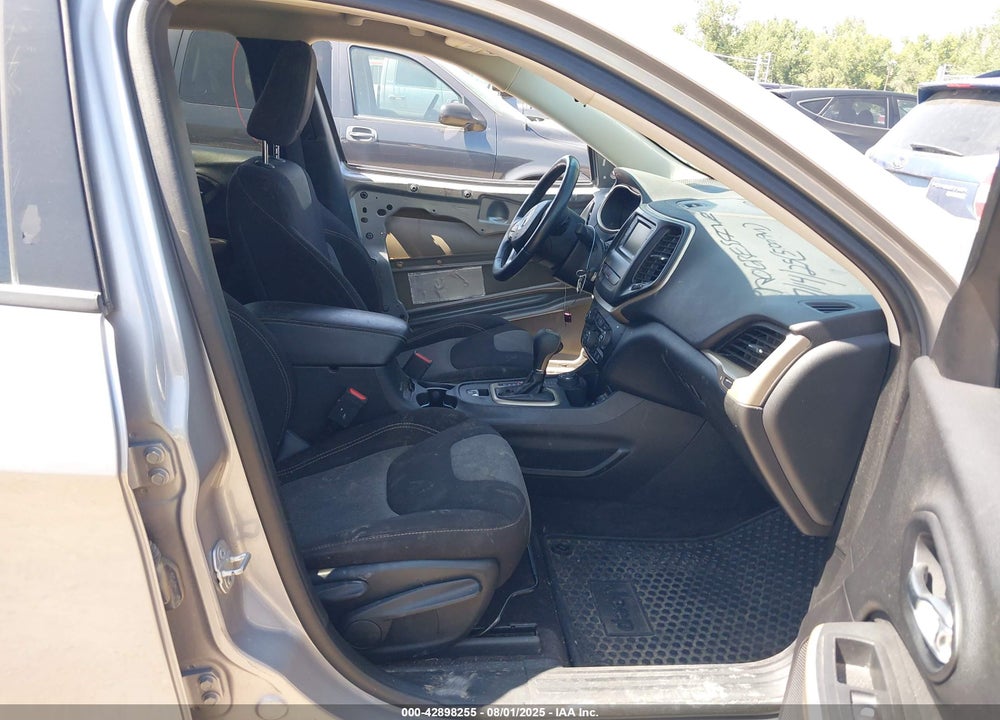 2018 JEEP CHEROKEE VIN: 1C4PJMCX8JD599056