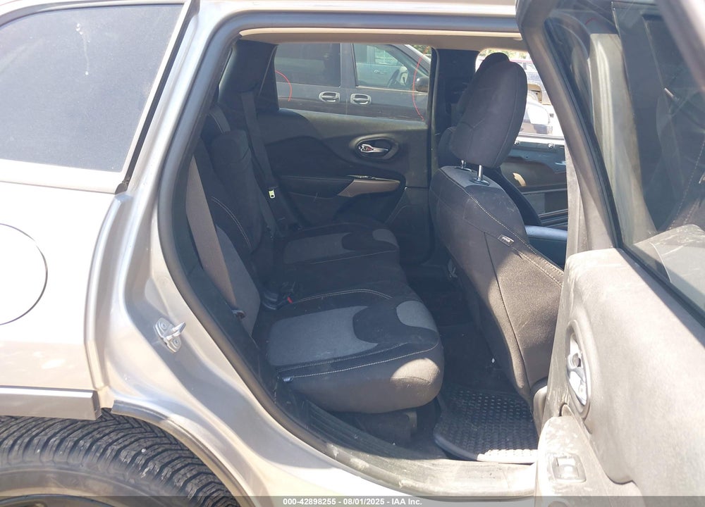 2018 JEEP CHEROKEE VIN: 1C4PJMCX8JD599056