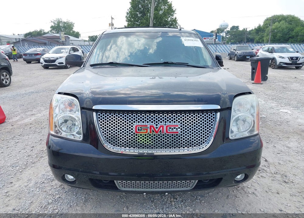 2011 GMC YUKON VIN: 1GKS2EEF3BR308411